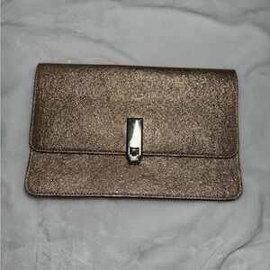 Express Metallic Clutch